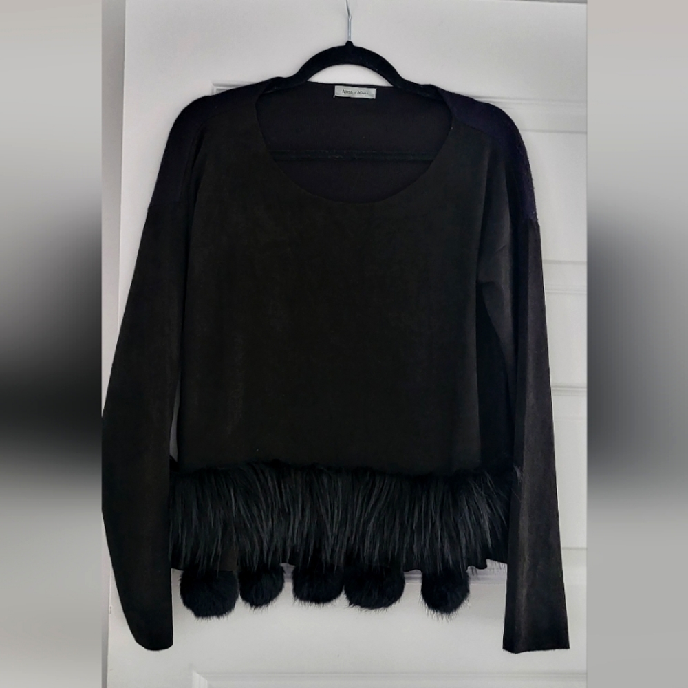 Angela Mata - Black pompom sweater